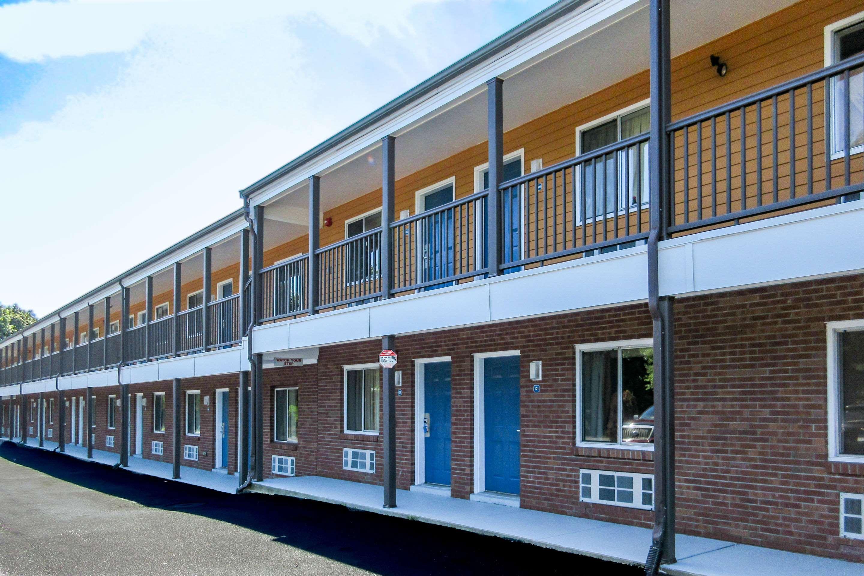 Rodeway Inn Swansea Экстерьер фото